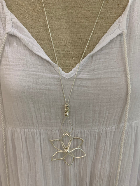 Silver Flower Necklace