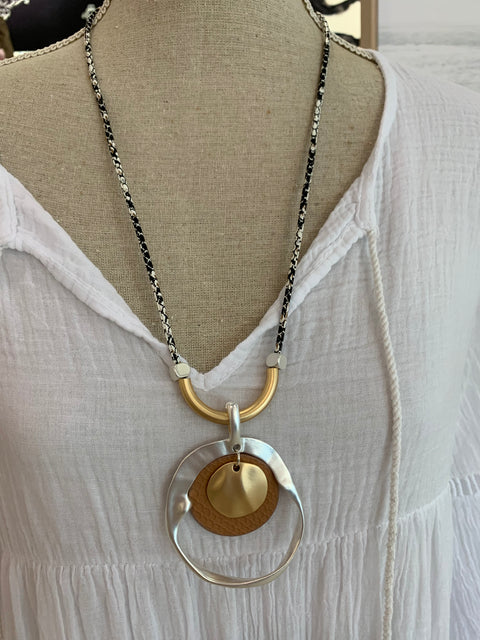 Metallic Disc Pendant Necklace